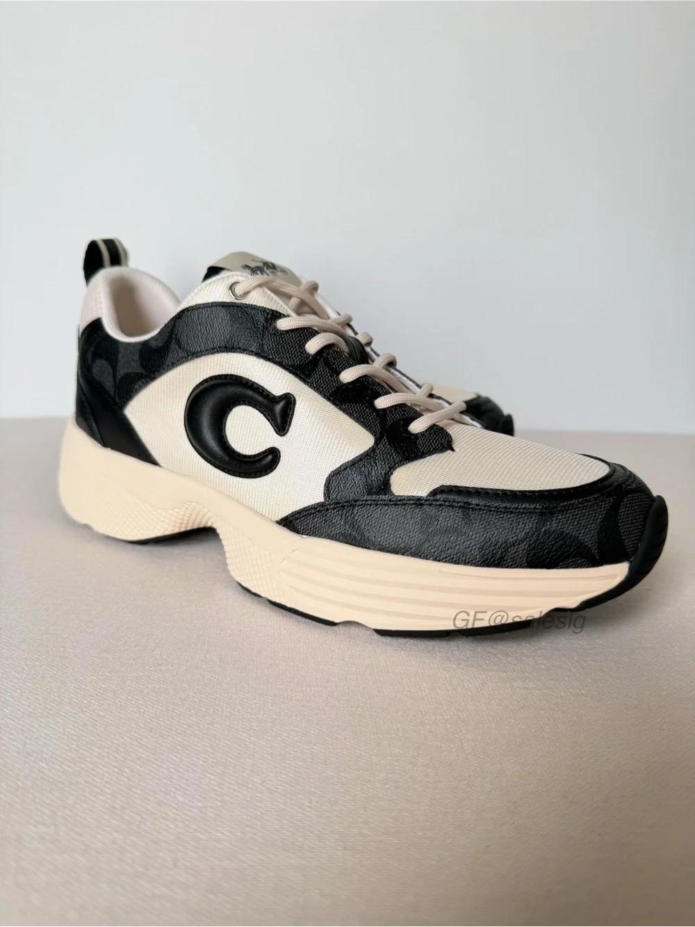 NWT Coach Black and White C275 Tech lady’s Runner Sneaker Signaturesize 9.5B